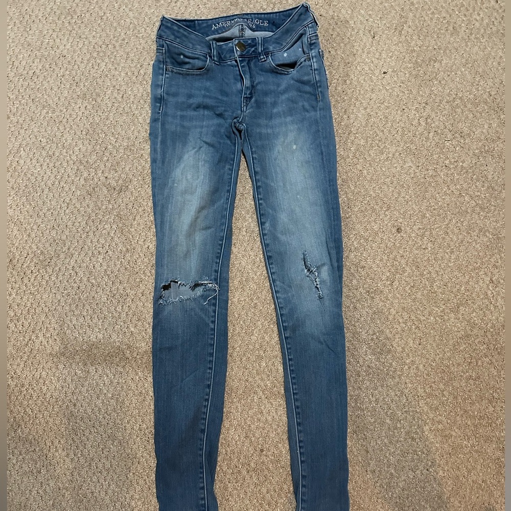 Super adorable American eagle skinny jeans size 00